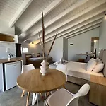 Issos 4*