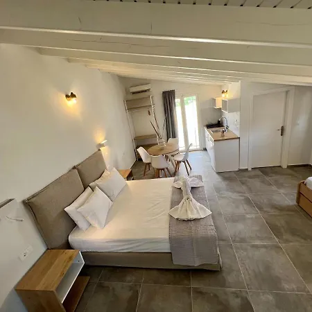 Hotel de apartamente Issos Agios Georgios (Corfu)
